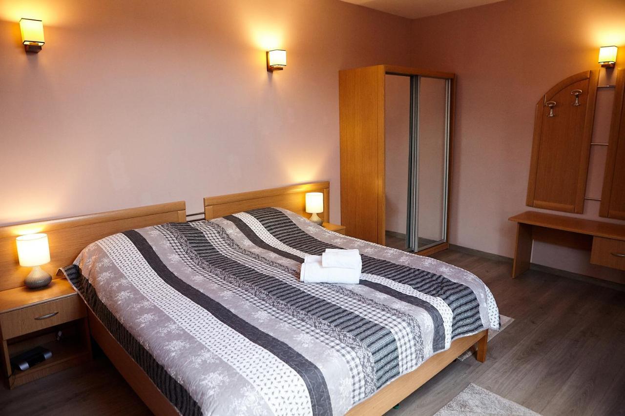 Apartament Rozelor Brašov Exteriér fotografie