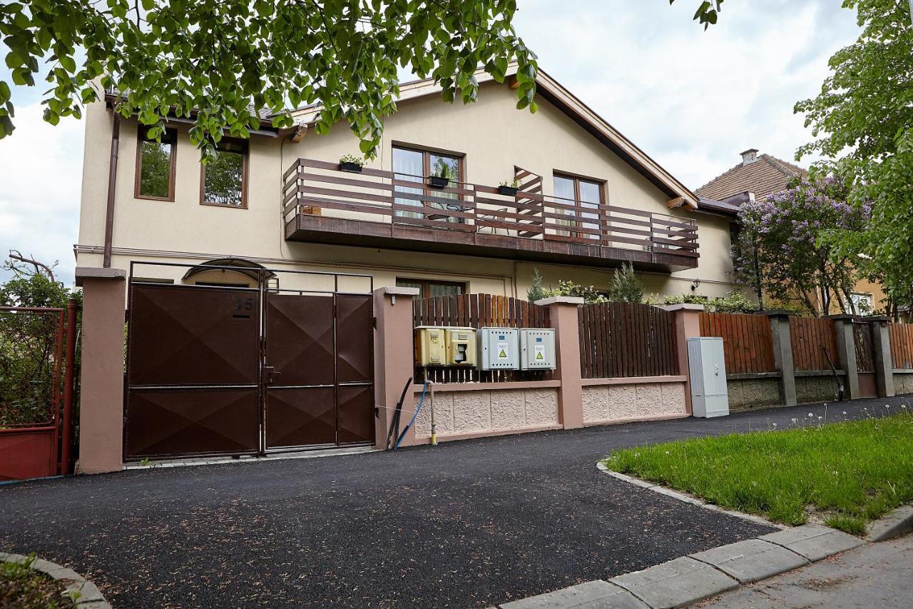 Apartament Rozelor Brašov Exteriér fotografie