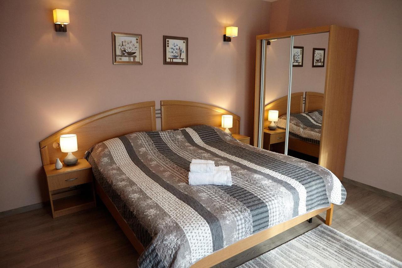 Apartament Rozelor Brašov Exteriér fotografie
